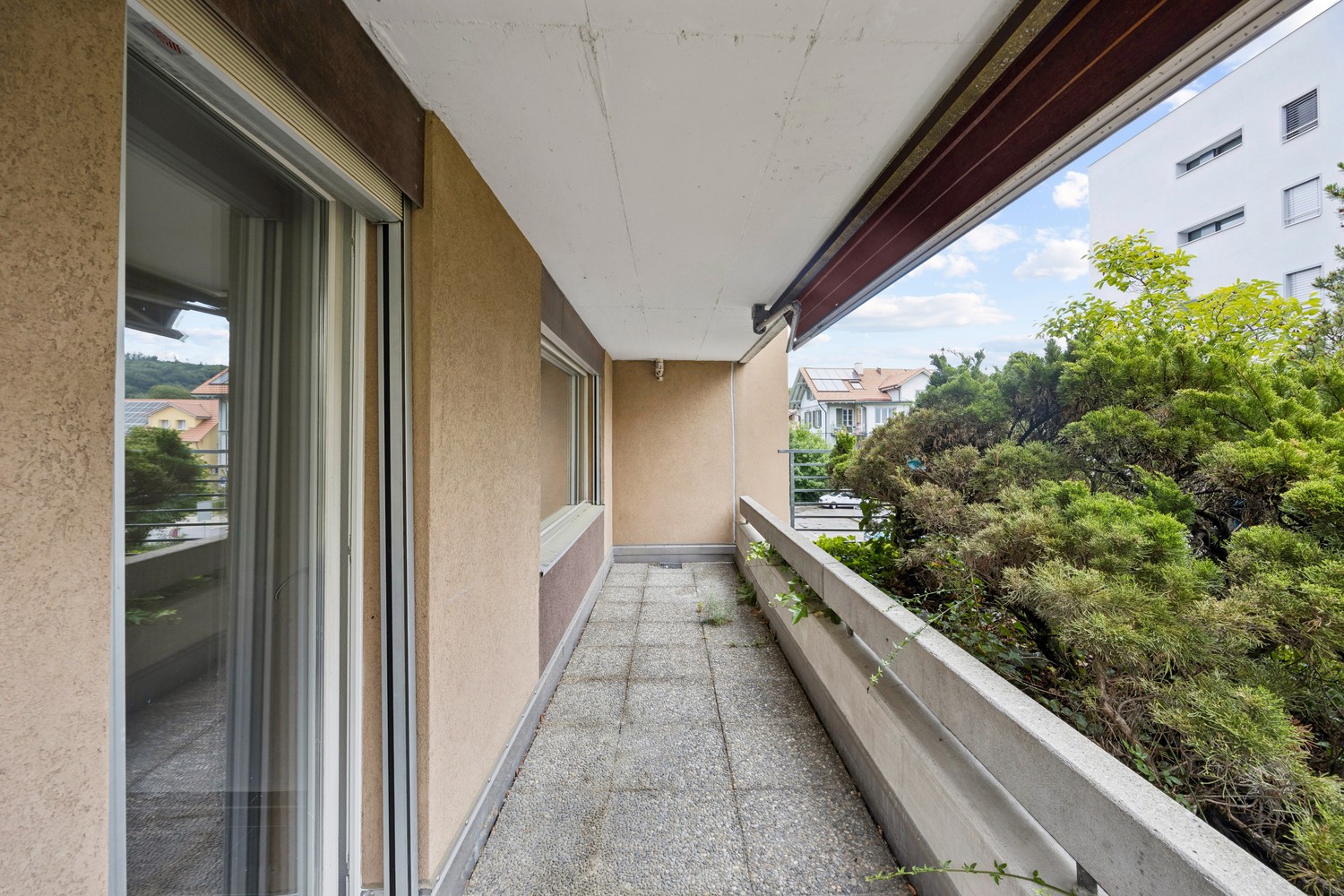 5 rooms apartment