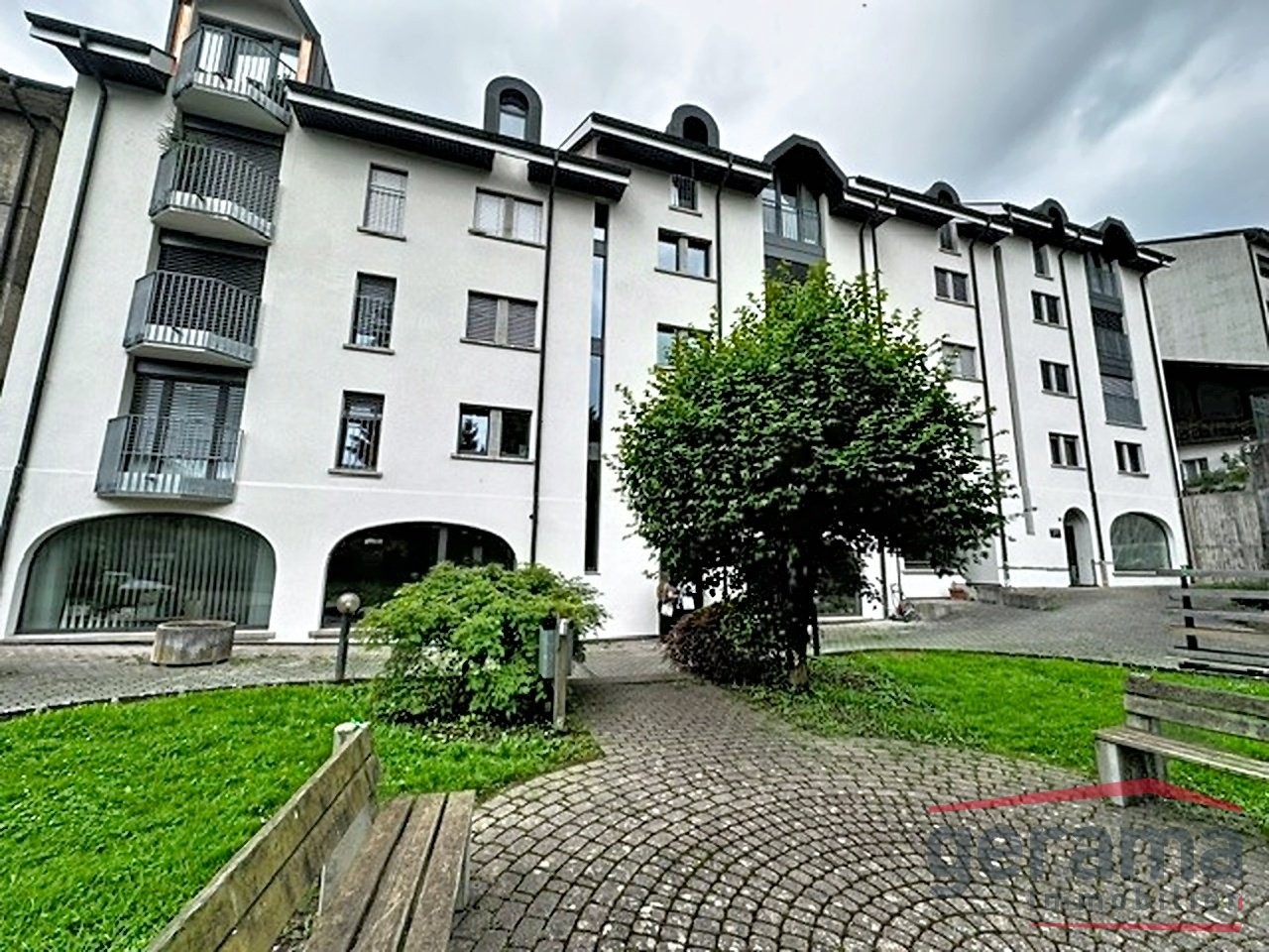 102m² office