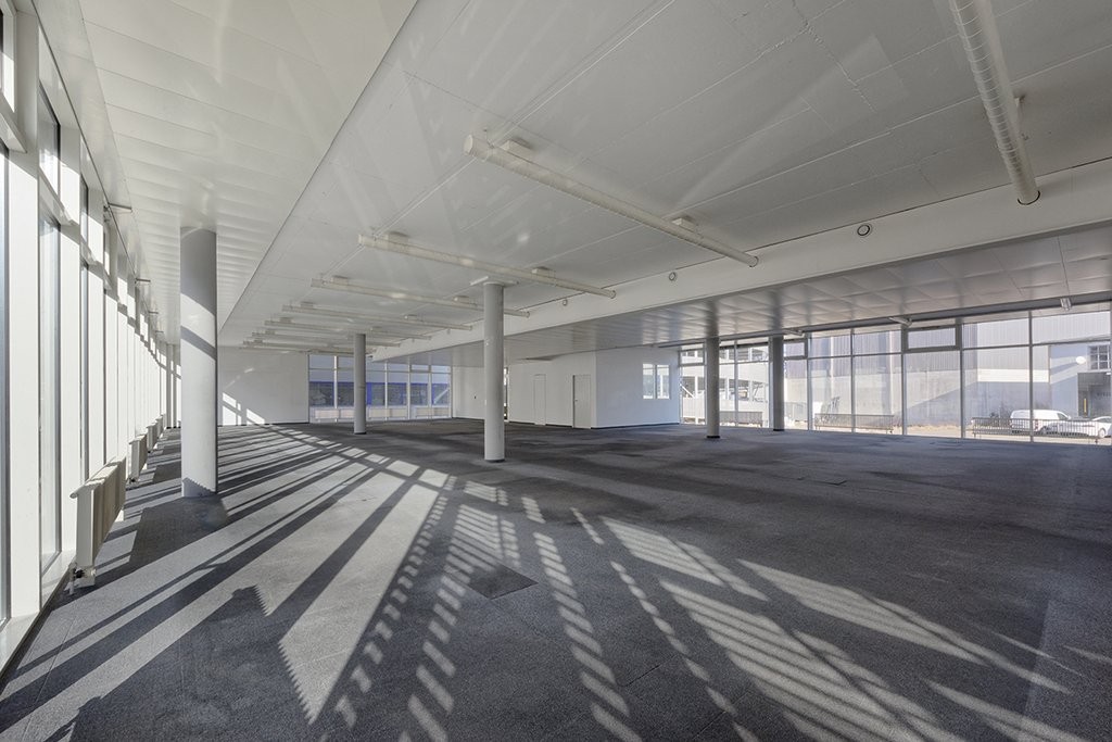 350m² office