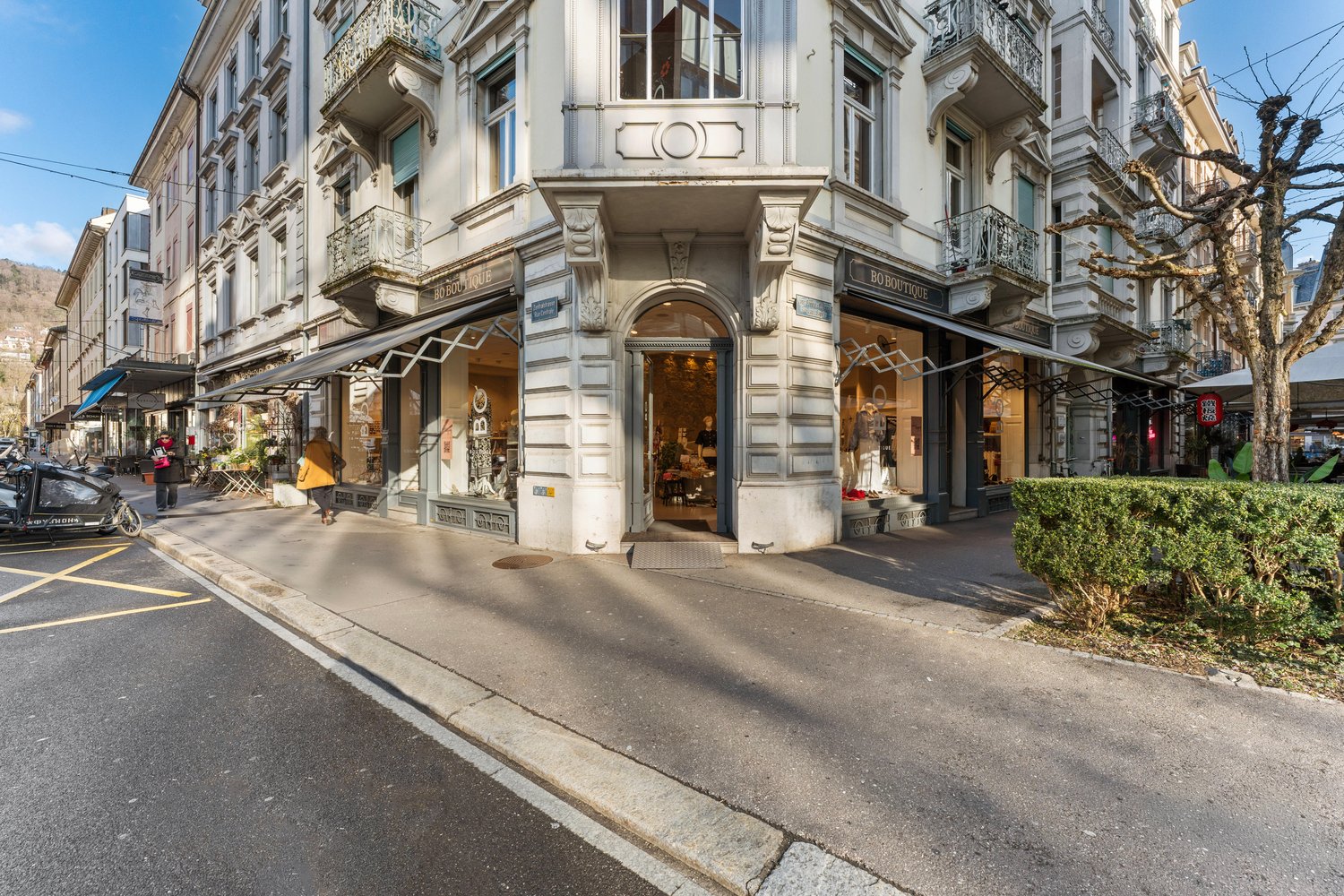 190m² shop