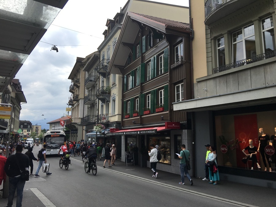 Negozio di 365m²
