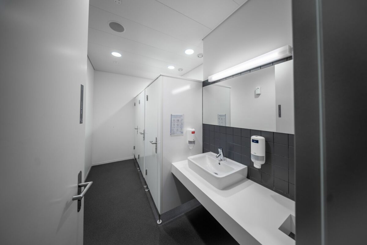522m² office