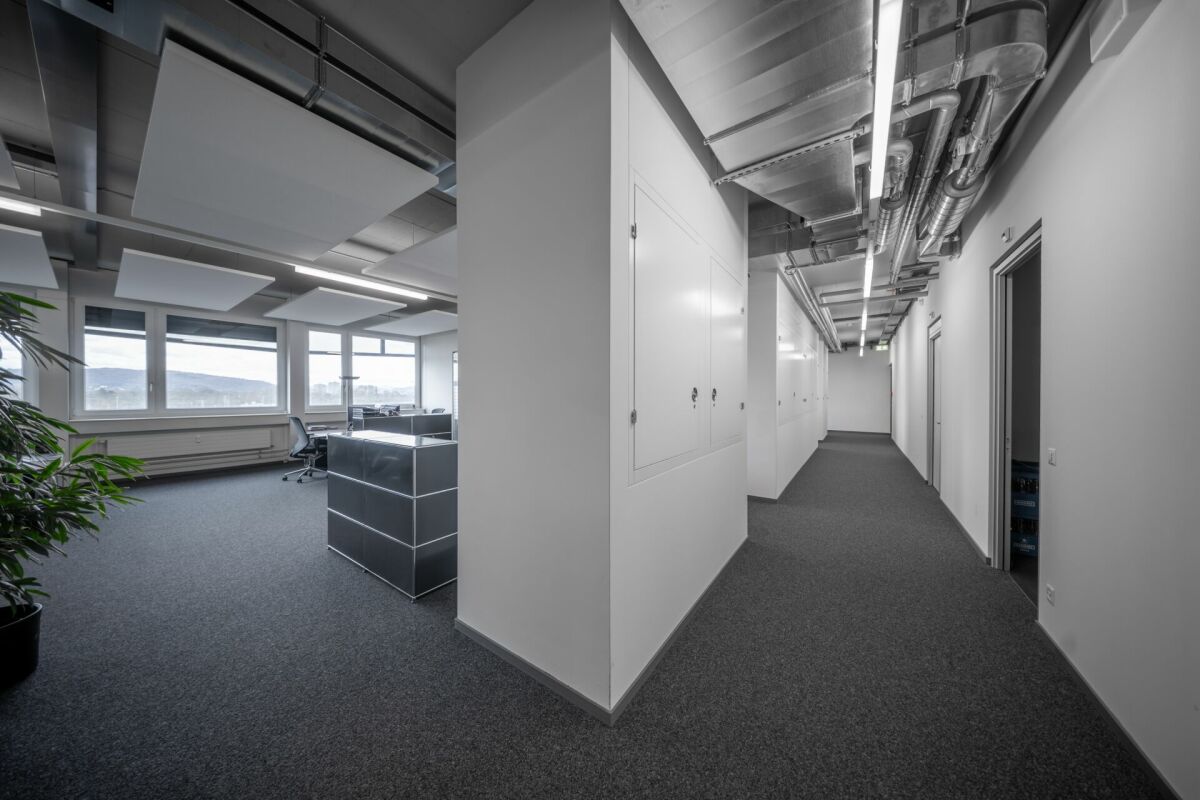 522m² office