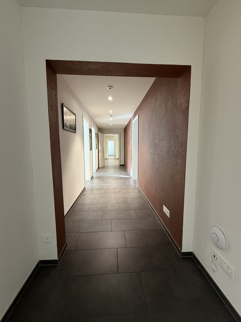 151m² commercial