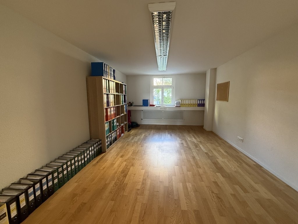 151m² commercial