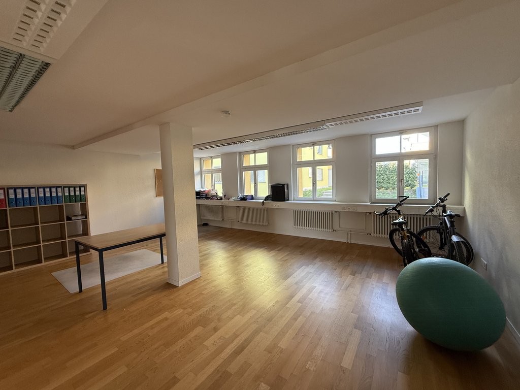 151m² commercial