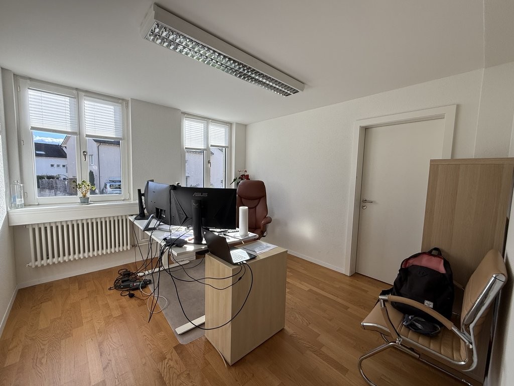 151m² commercial
