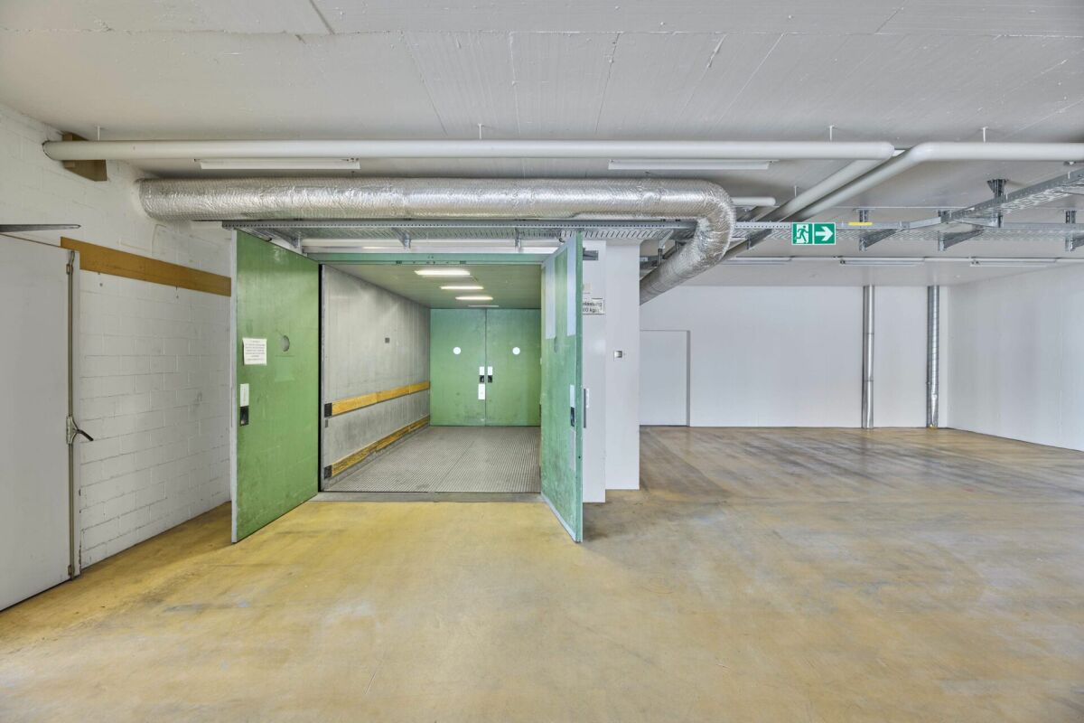 790m² commercial