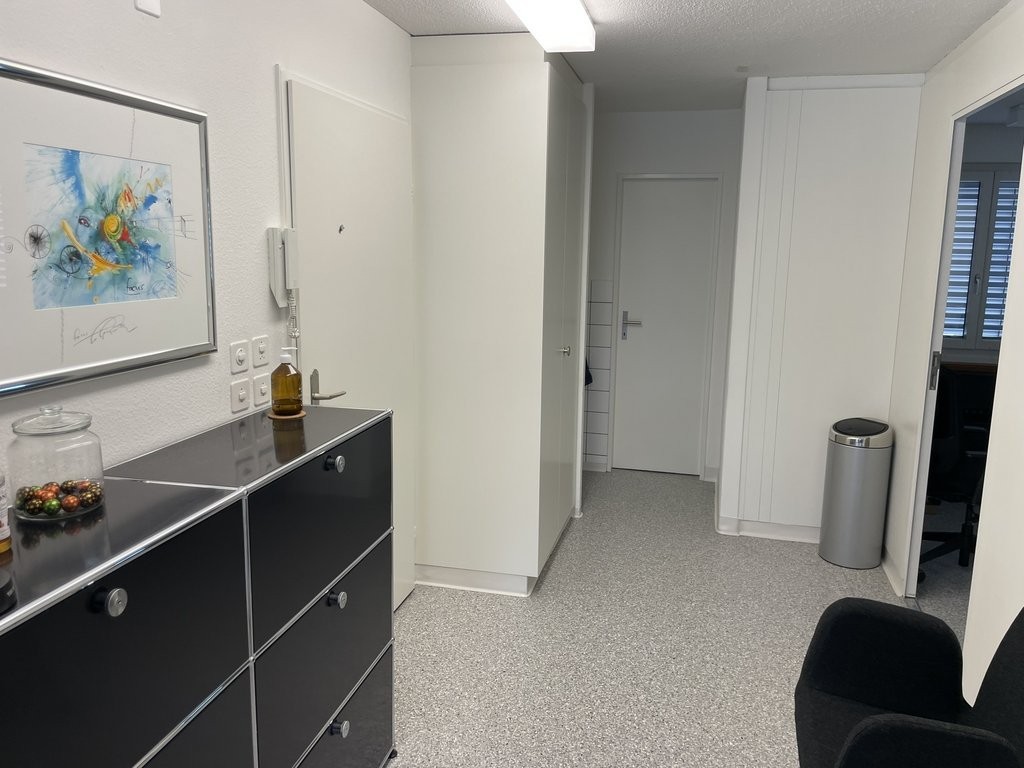 96m² commercial