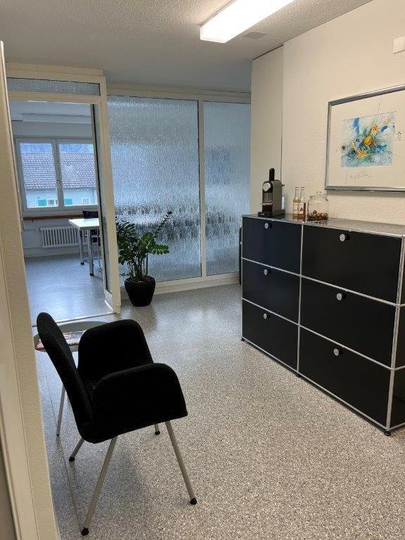 96m² commercial