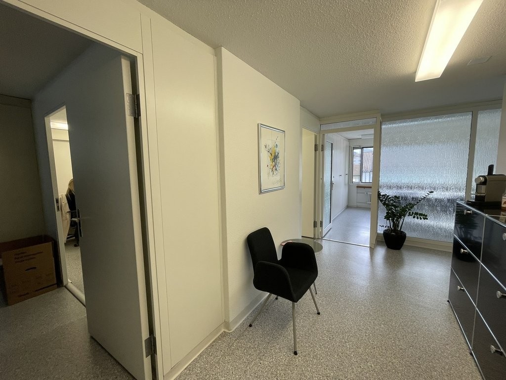 96m² commercial