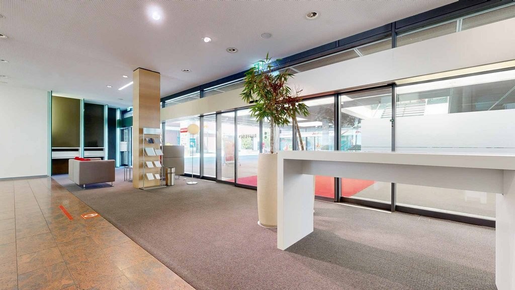 316m² office