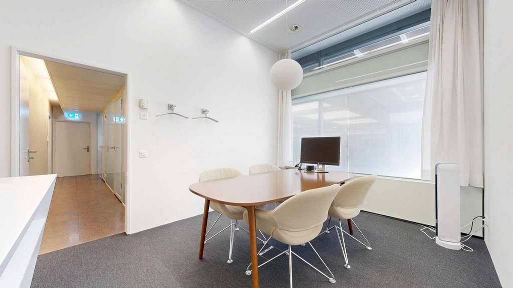 316m² office