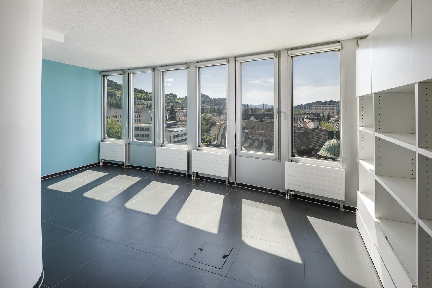 385m² commercial