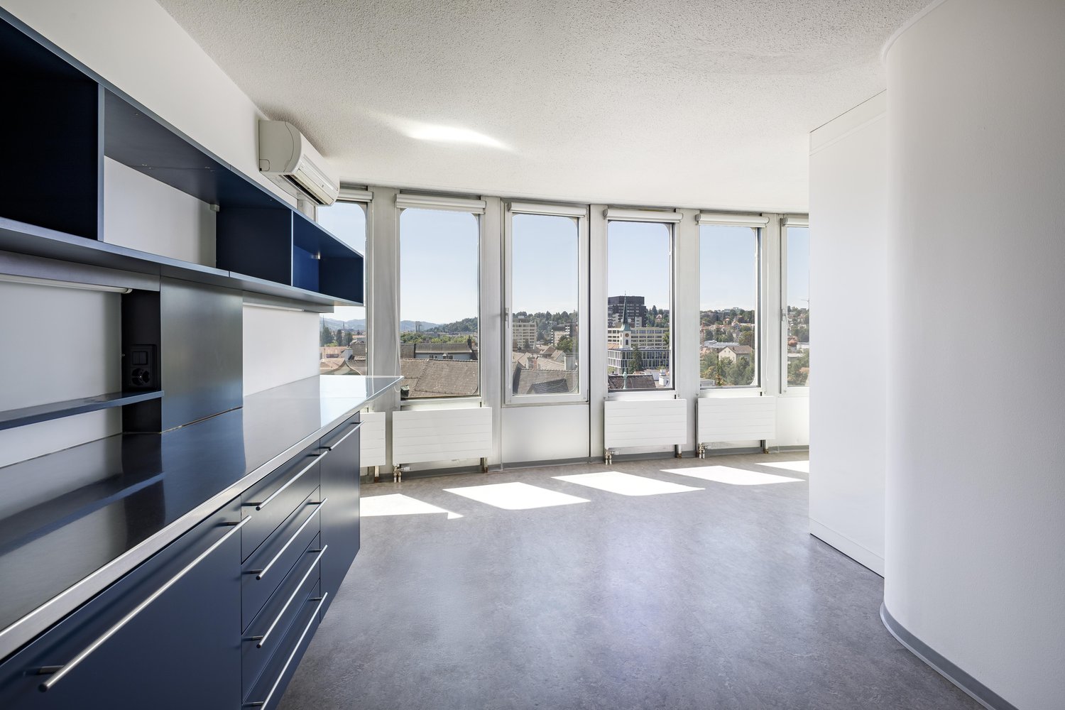 385m² commercial