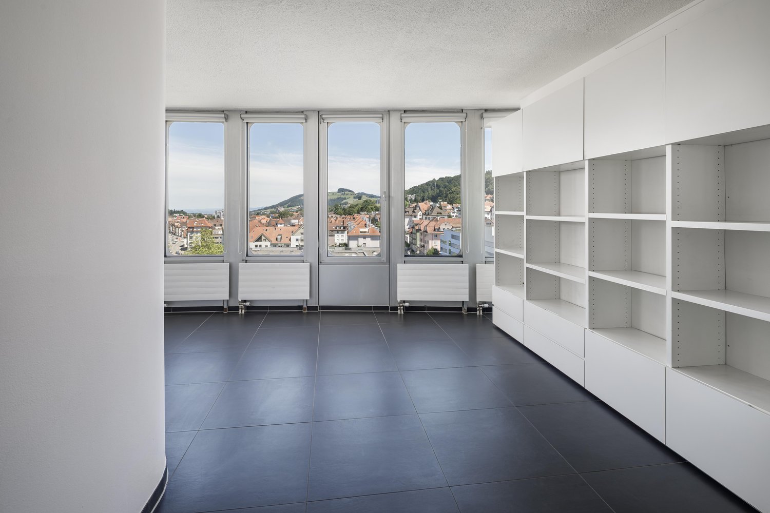 385m² commercial