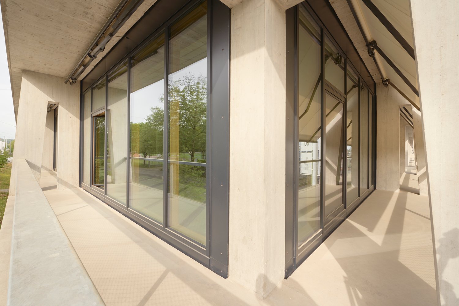 300m² office