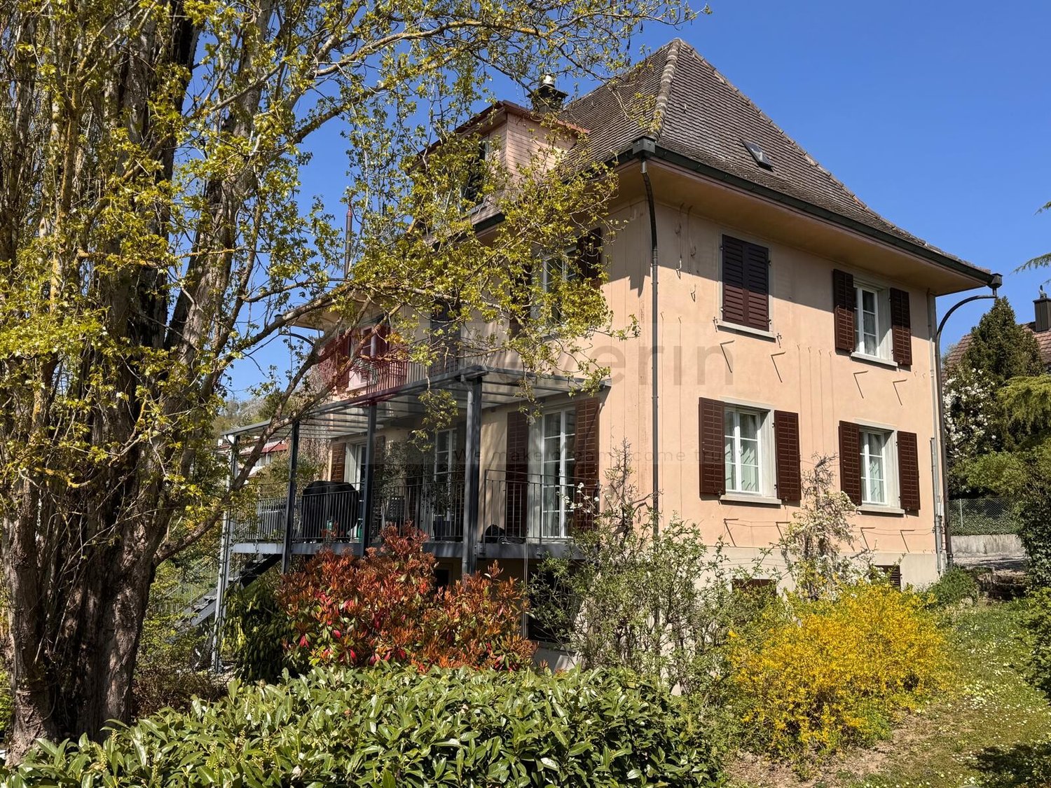 Villa di 8 ½ locali
