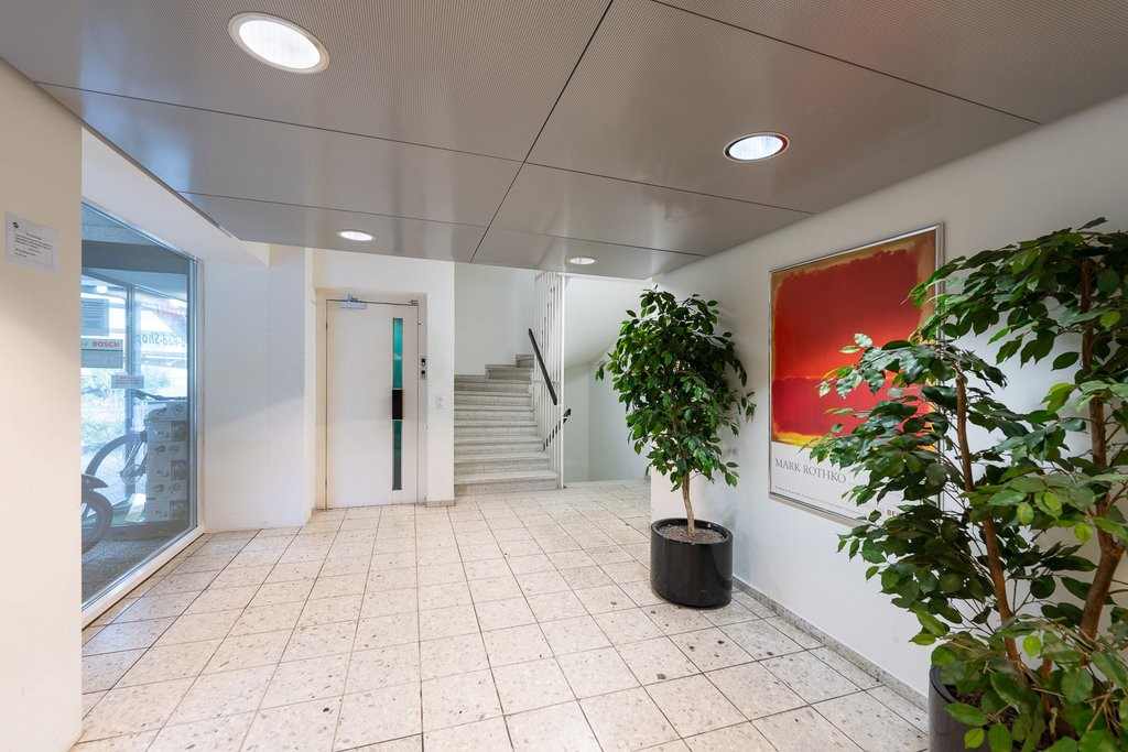 52m² office