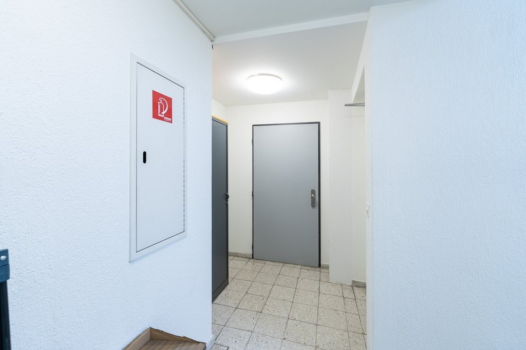 52m² office