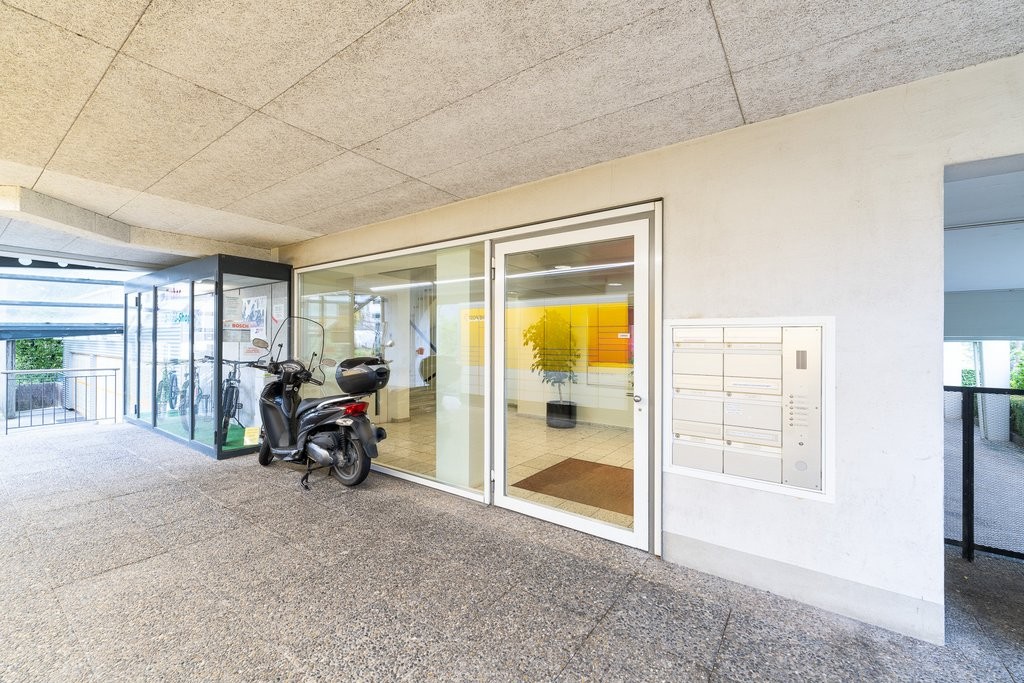 52m² office
