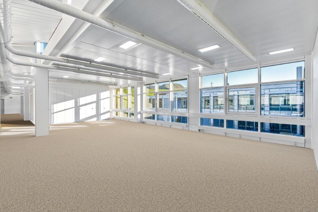 427m² office