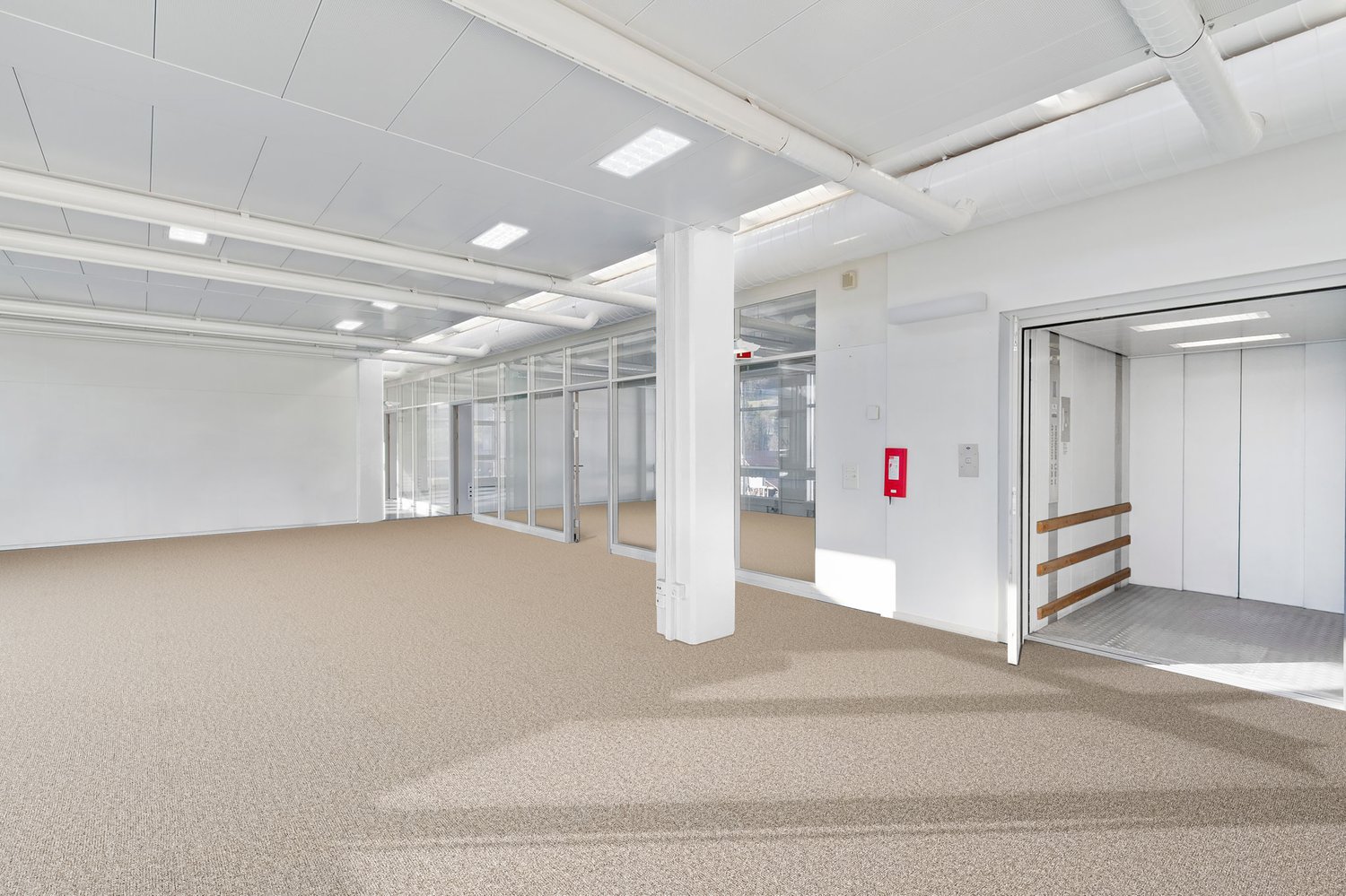 427m² office