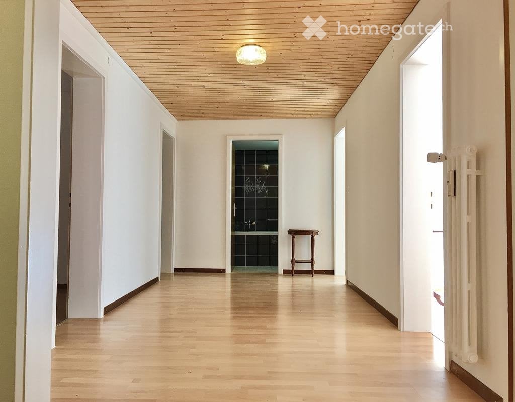5 rooms apartment