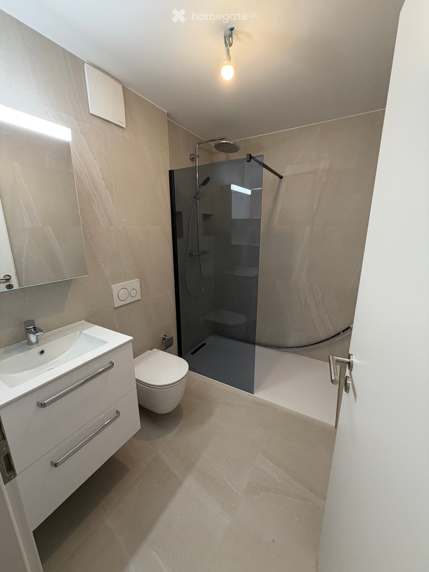 5 rooms apartment