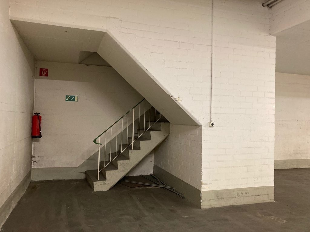 261m² storage room