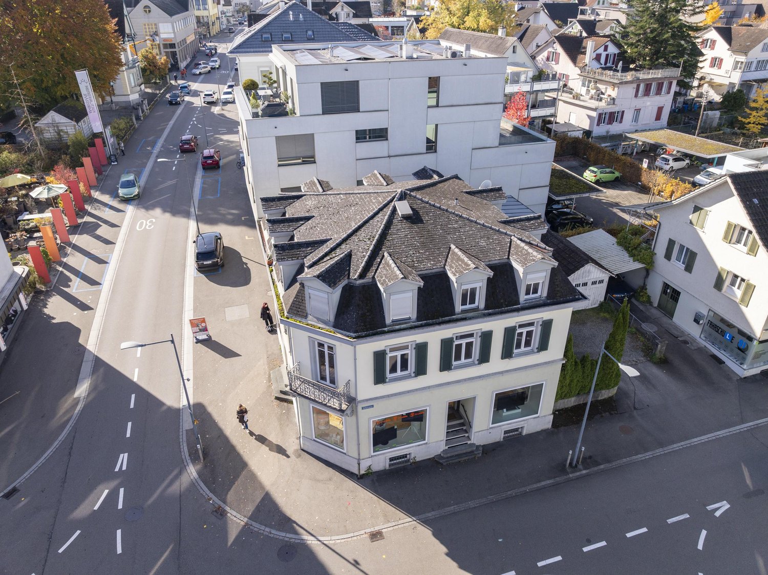 90m² office