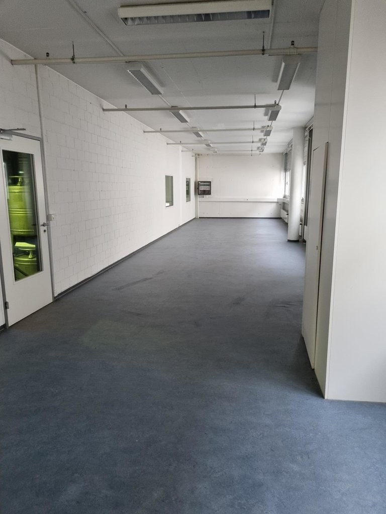 70m² office