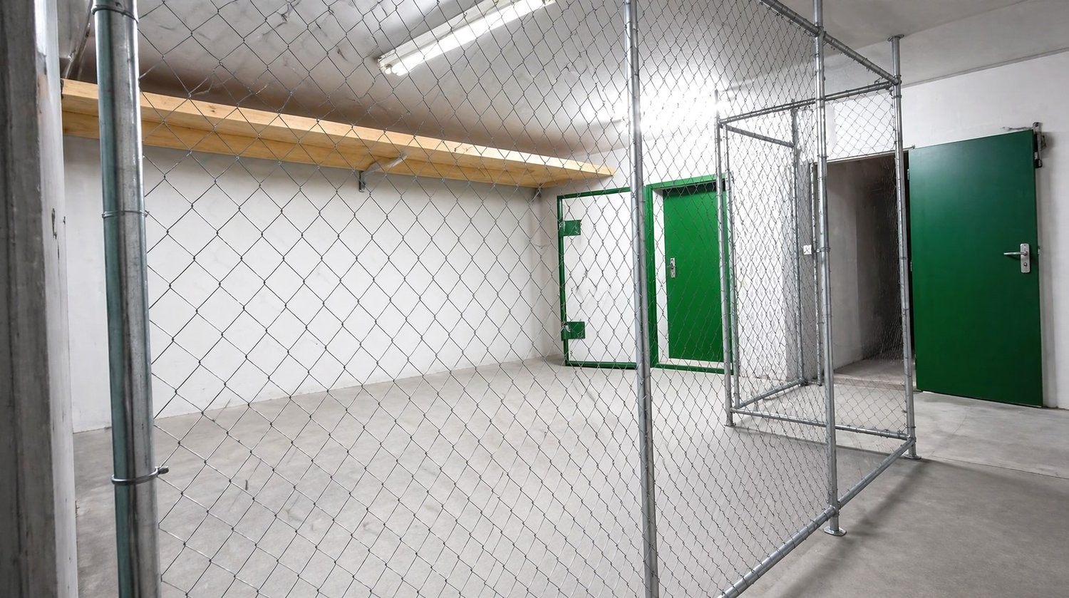 51m² storage room