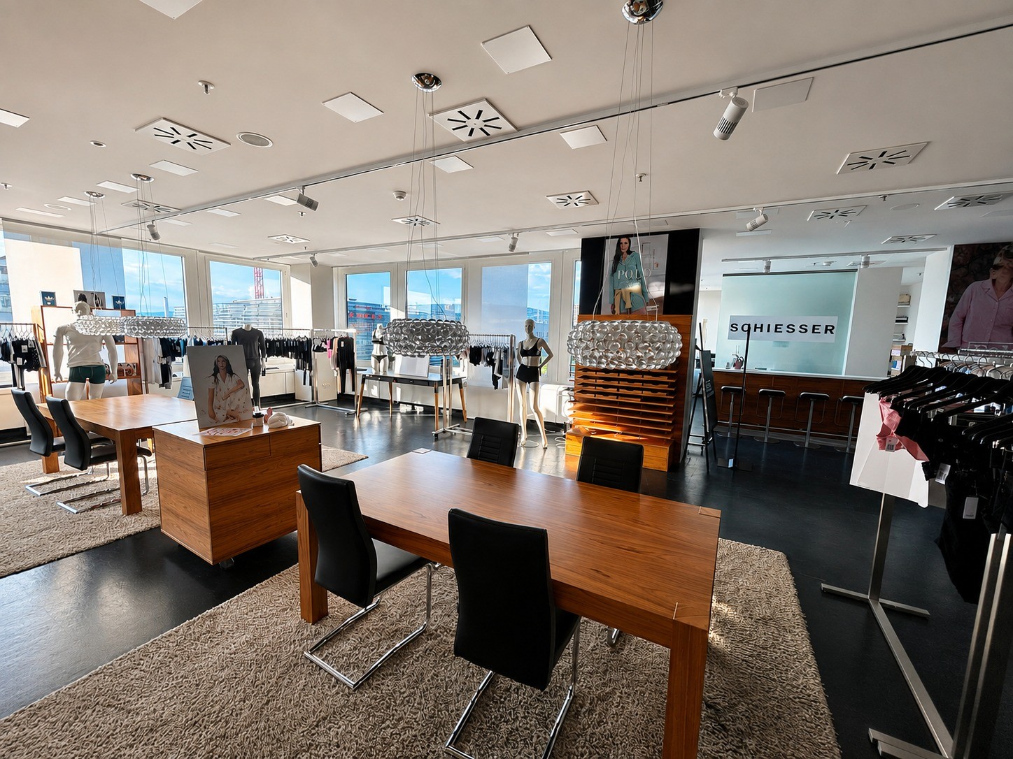 141m² commerciale