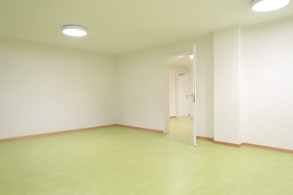 121m² office
