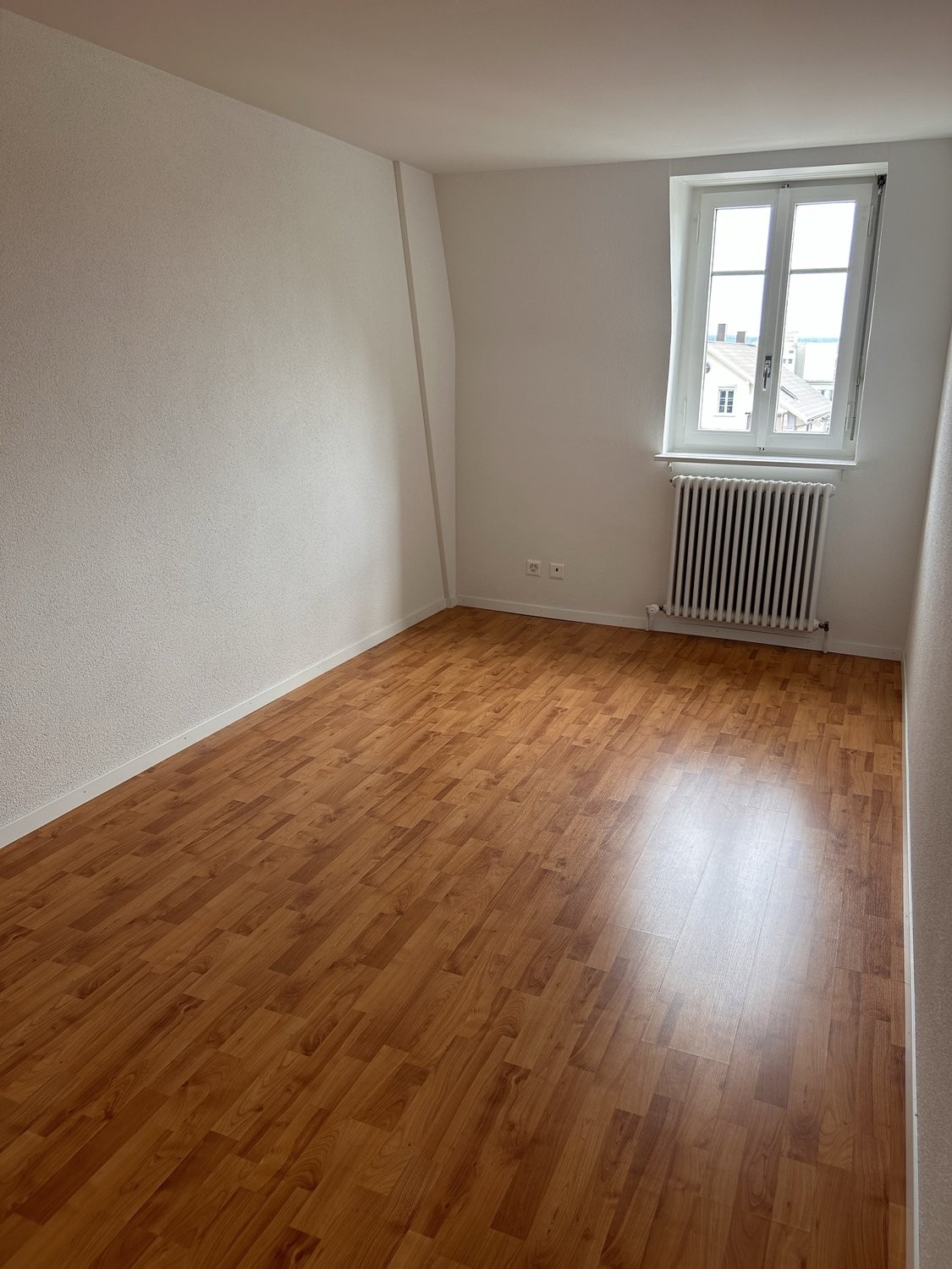 5 rooms apartment
