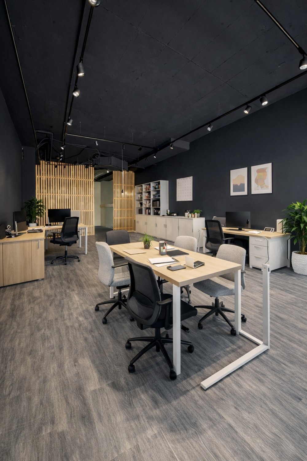 211m² commercial