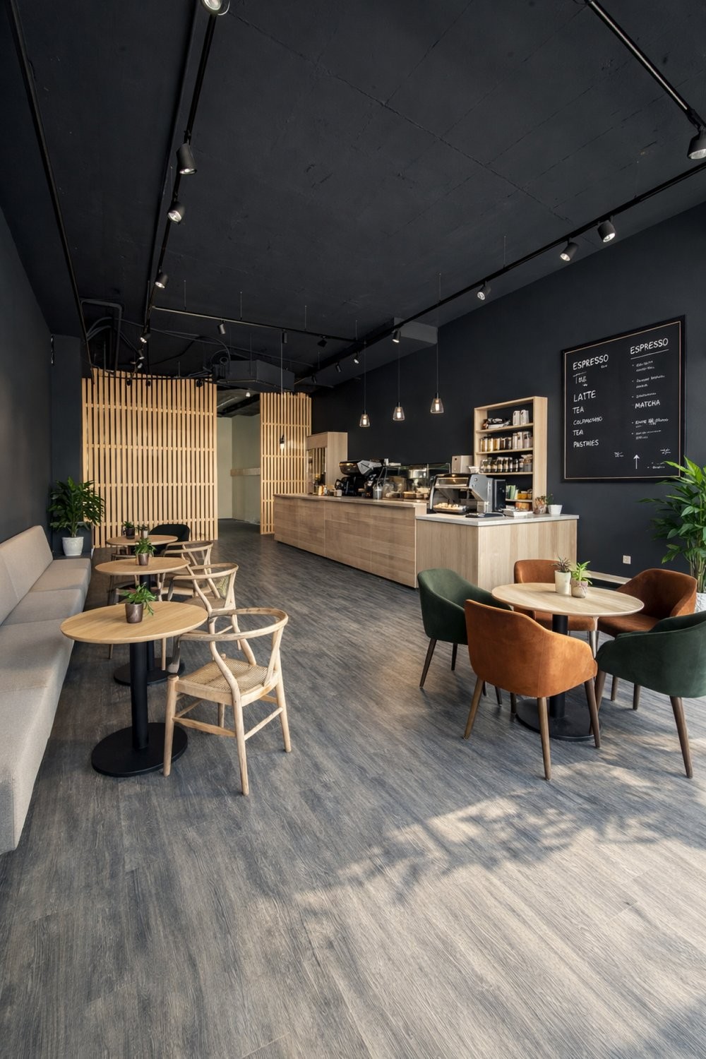 211m² commercial