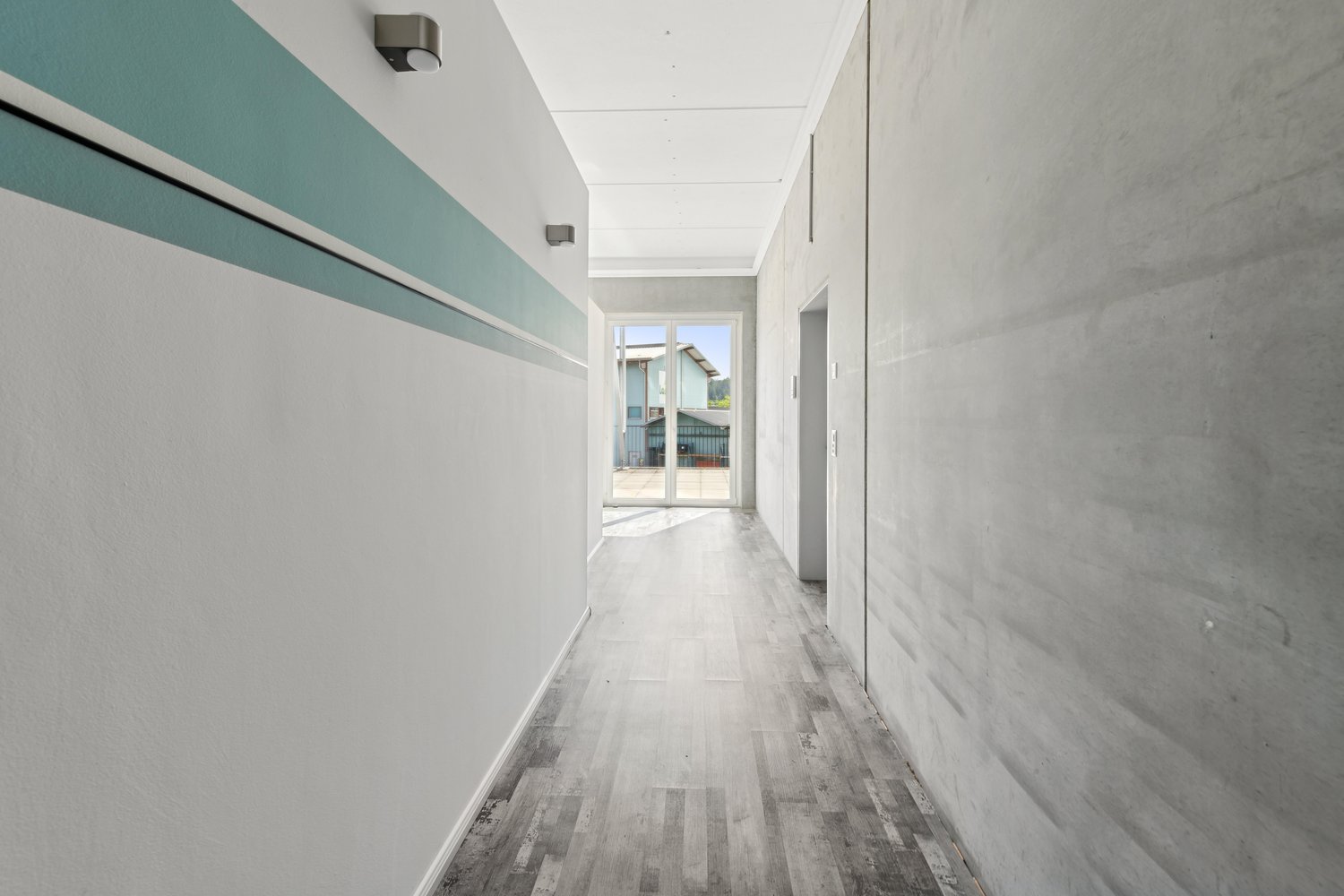 99m² office