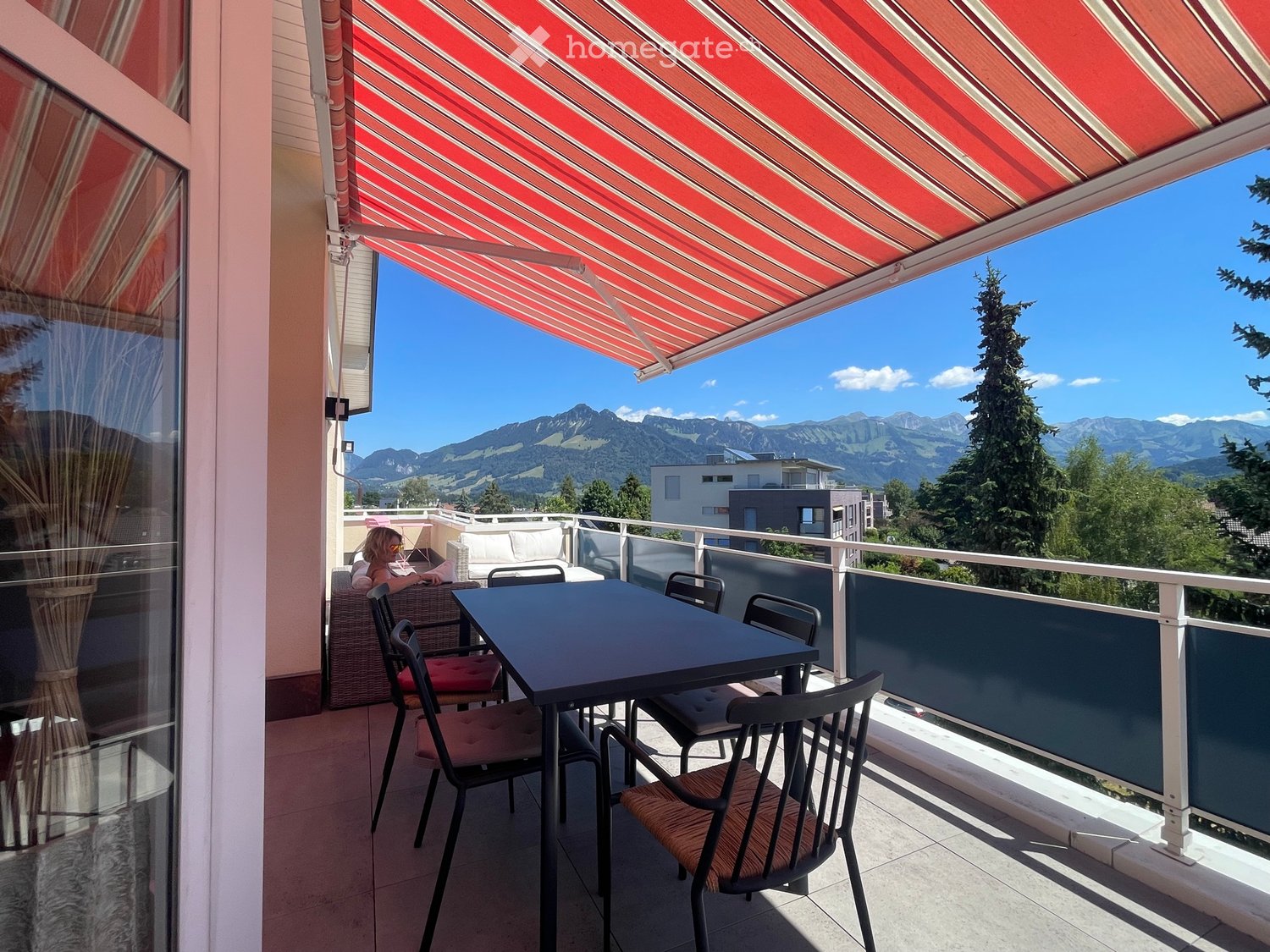 5 rooms apartment