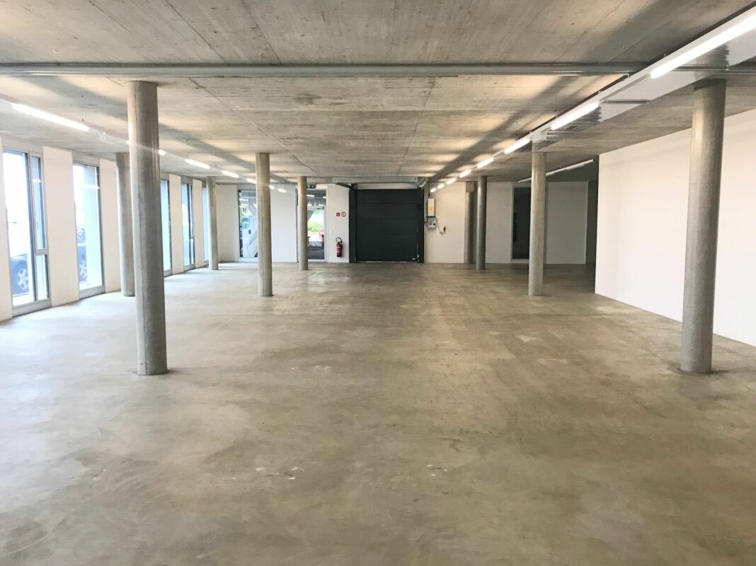 615m² commercial