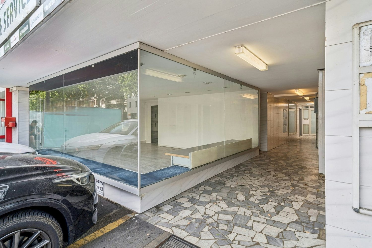 50m² commercial