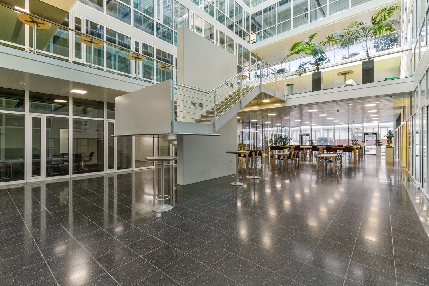 1891m² office