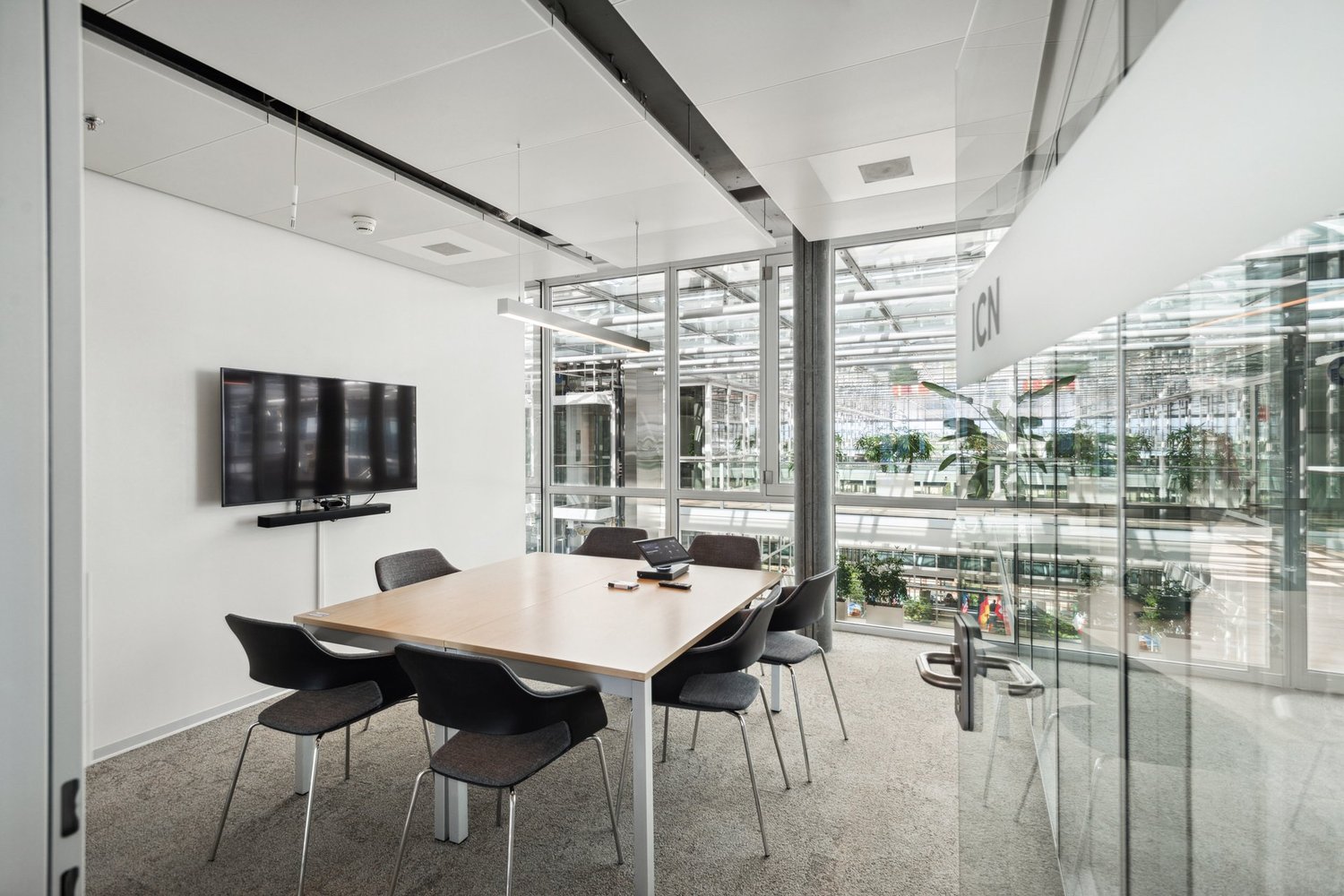 1891m² office