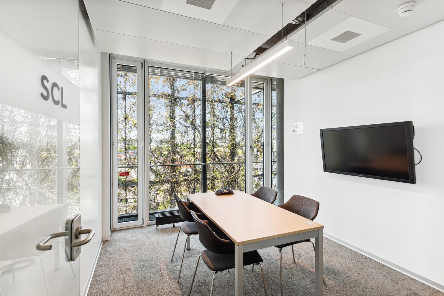 1891m² office