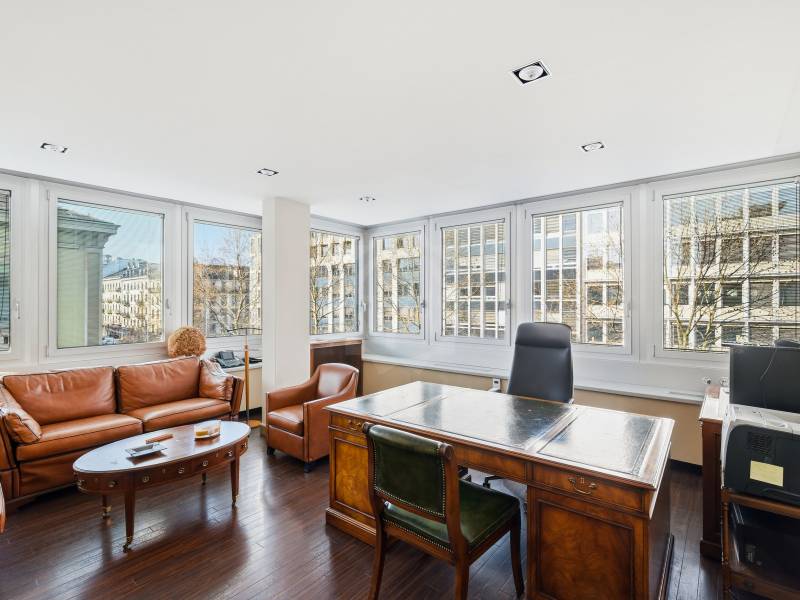 255m² office