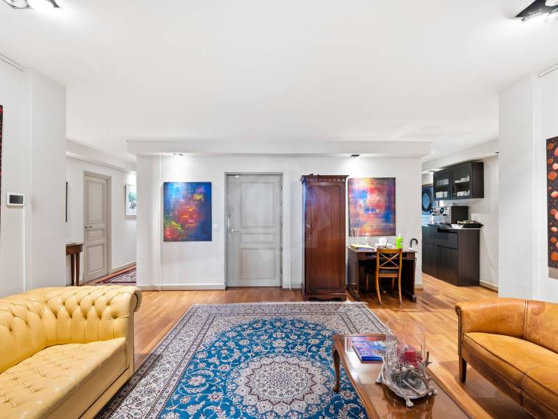 255m² office
