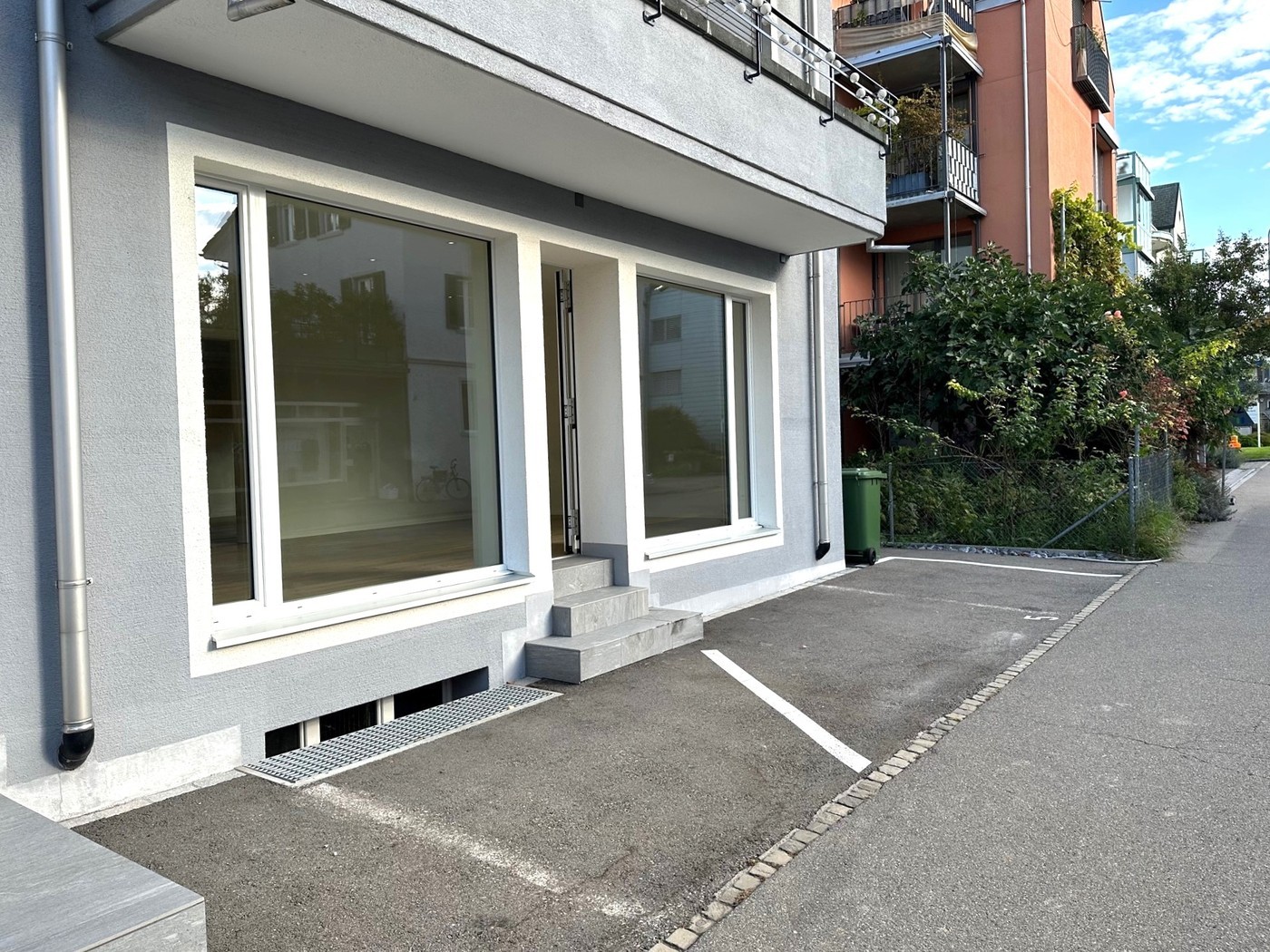 55m² commercial