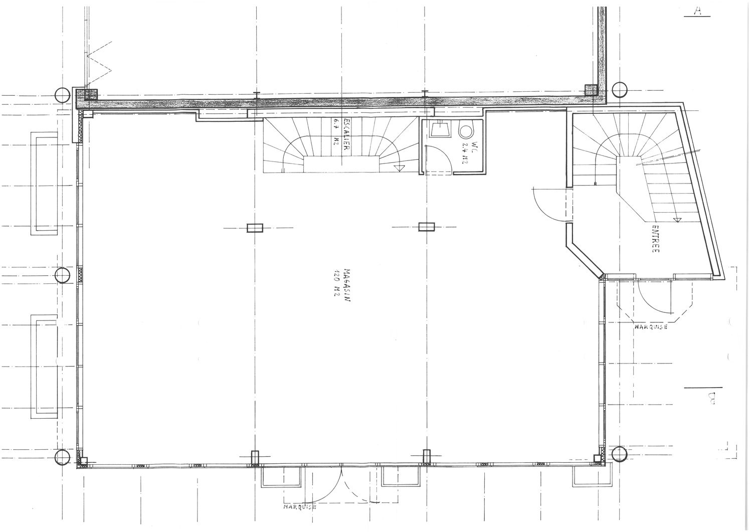 131m² shop