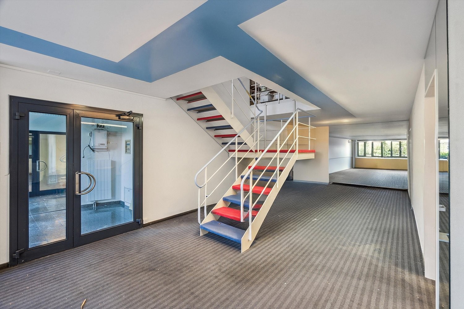 232m² commercial